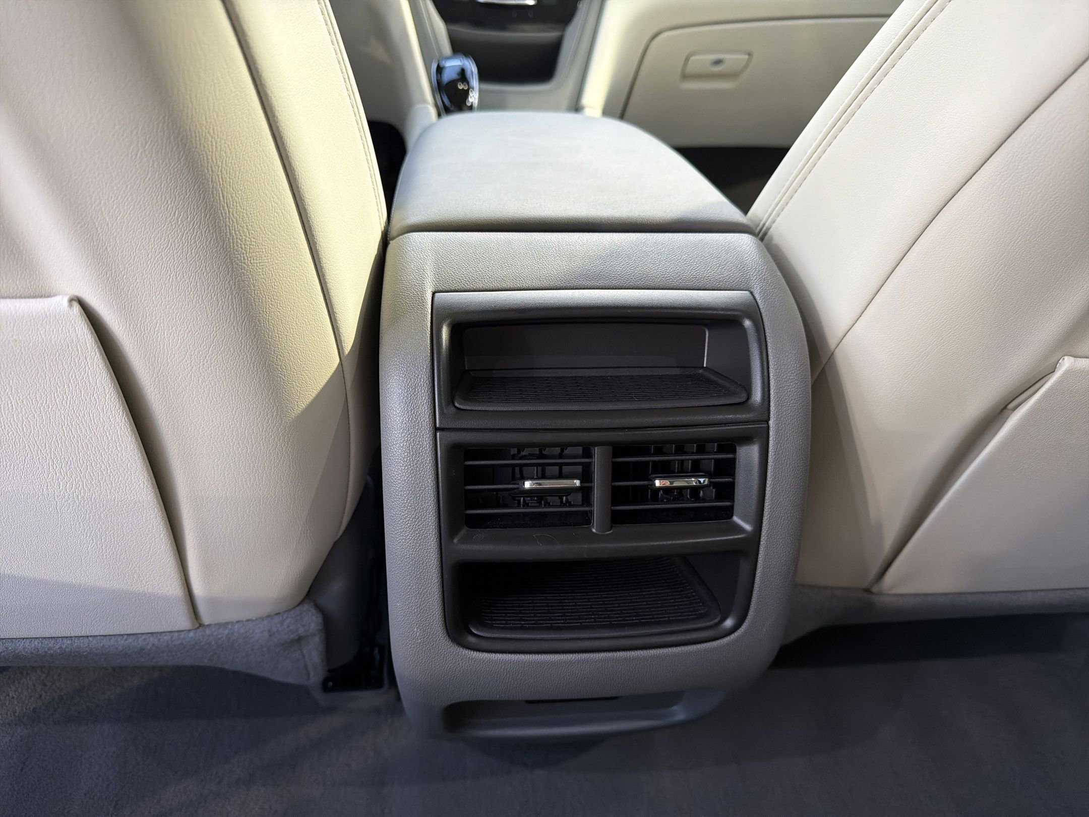 Certified 2024 Cadillac XT5 Premium Luxury w/ LPO, Floor Liner Package image 27