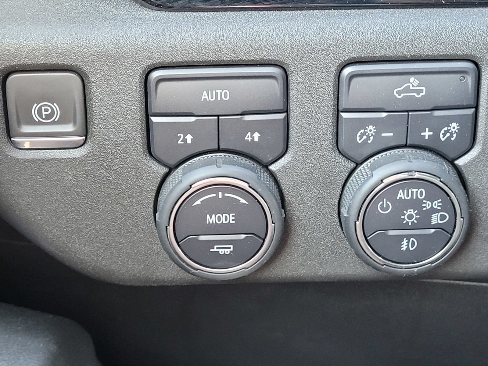 Used 2024 Chevrolet Silverado 1500 RST AWD/4WD image 31