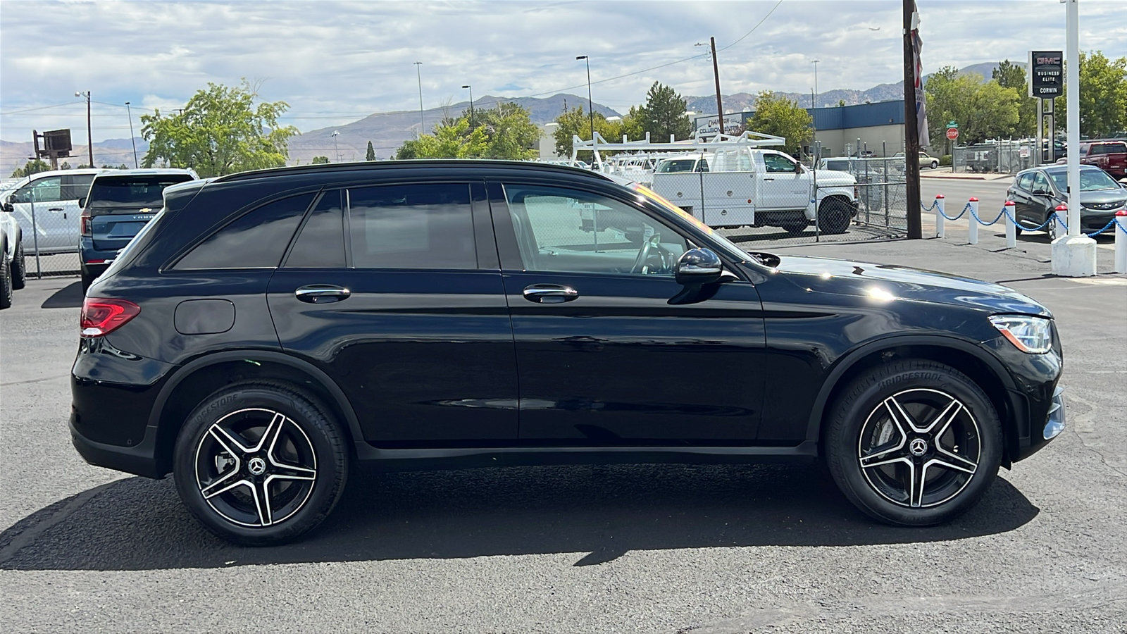 Used 2022 Mercedes-Benz GLC 300 4MATIC image 4