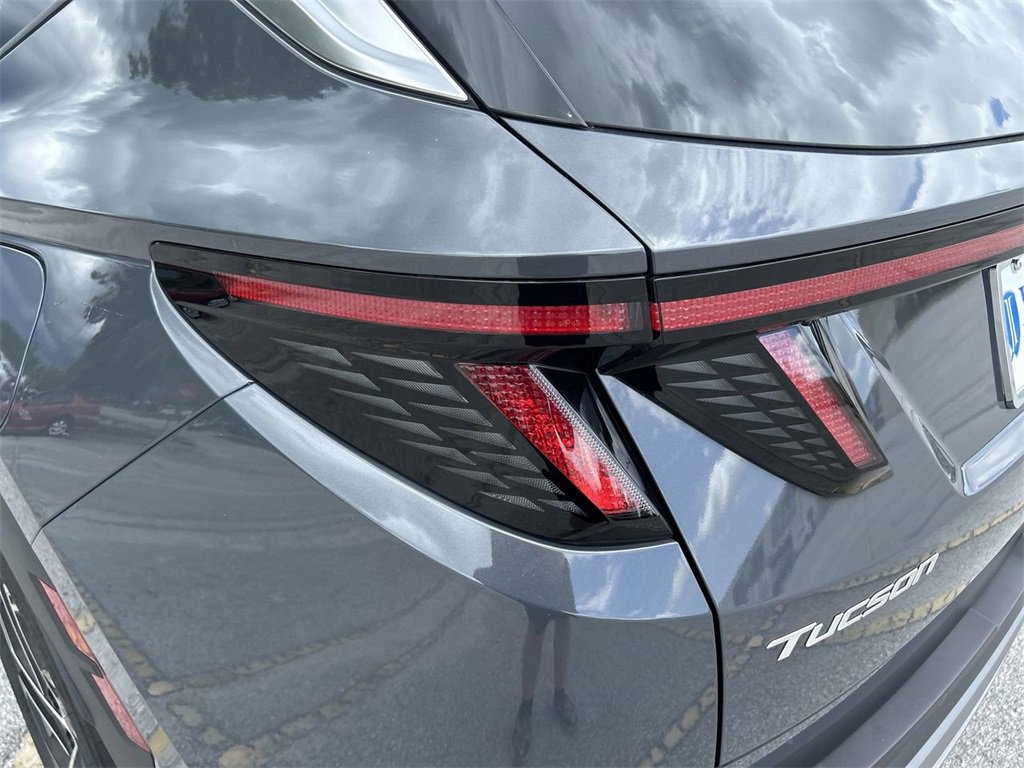 New 2025 Hyundai Tucson Limited image 16