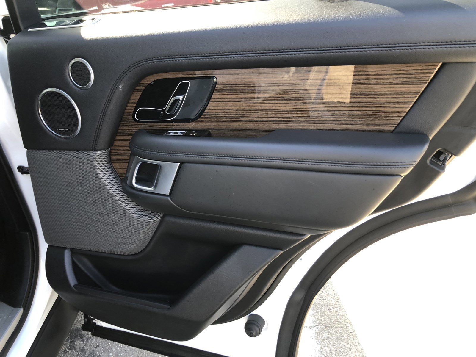 Used 2018 Land Rover Range Rover HSE image 15