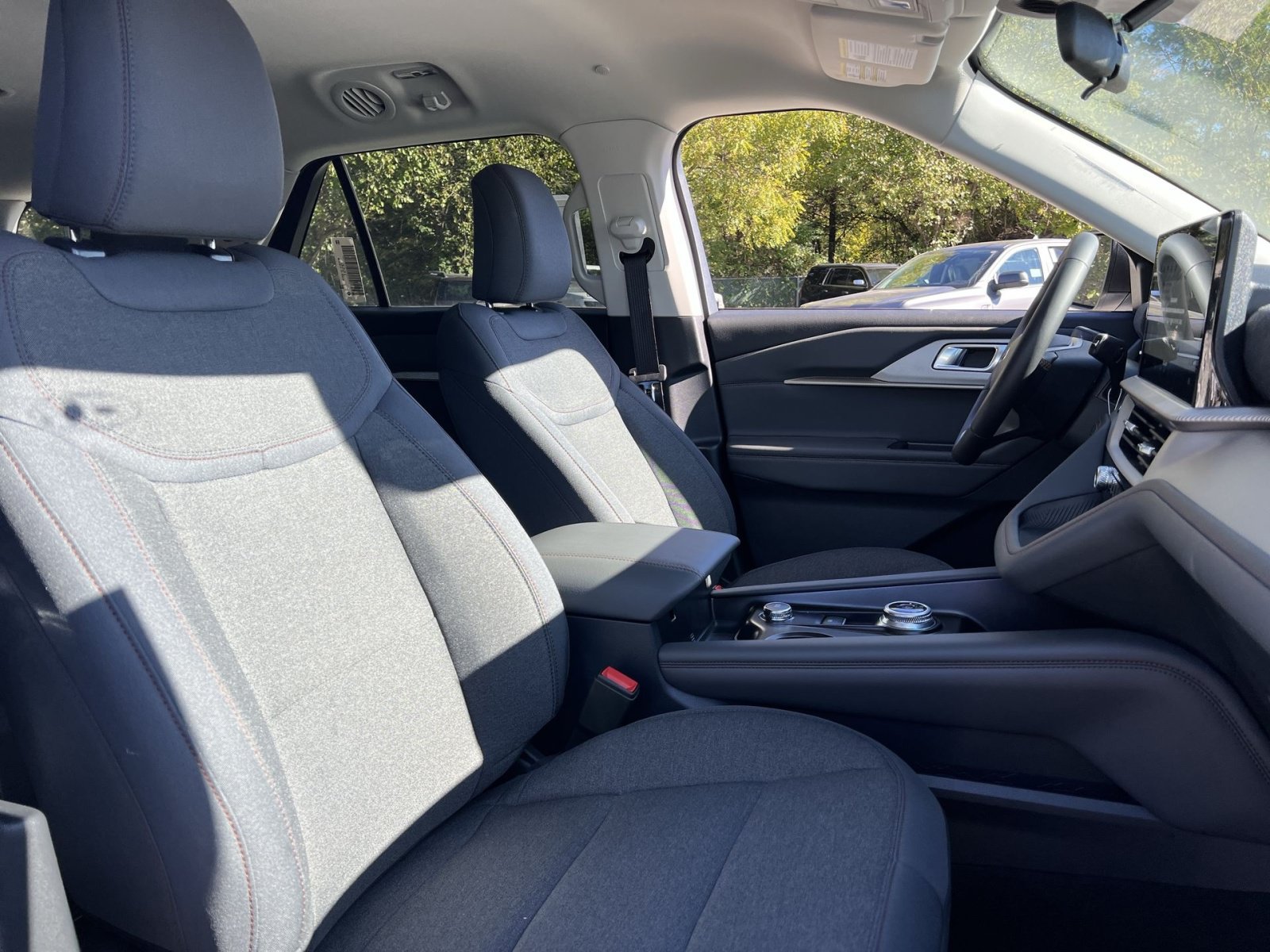 New 2026 Ford Explorer Active AWD/4WD image 27