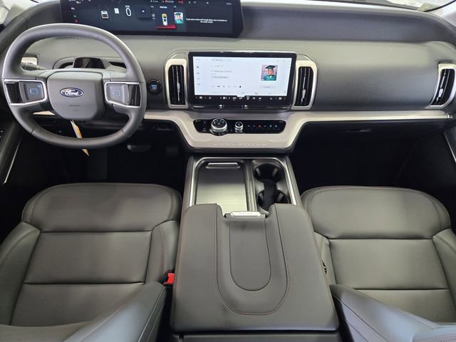 New 2025 Ford Expedition Active image 18