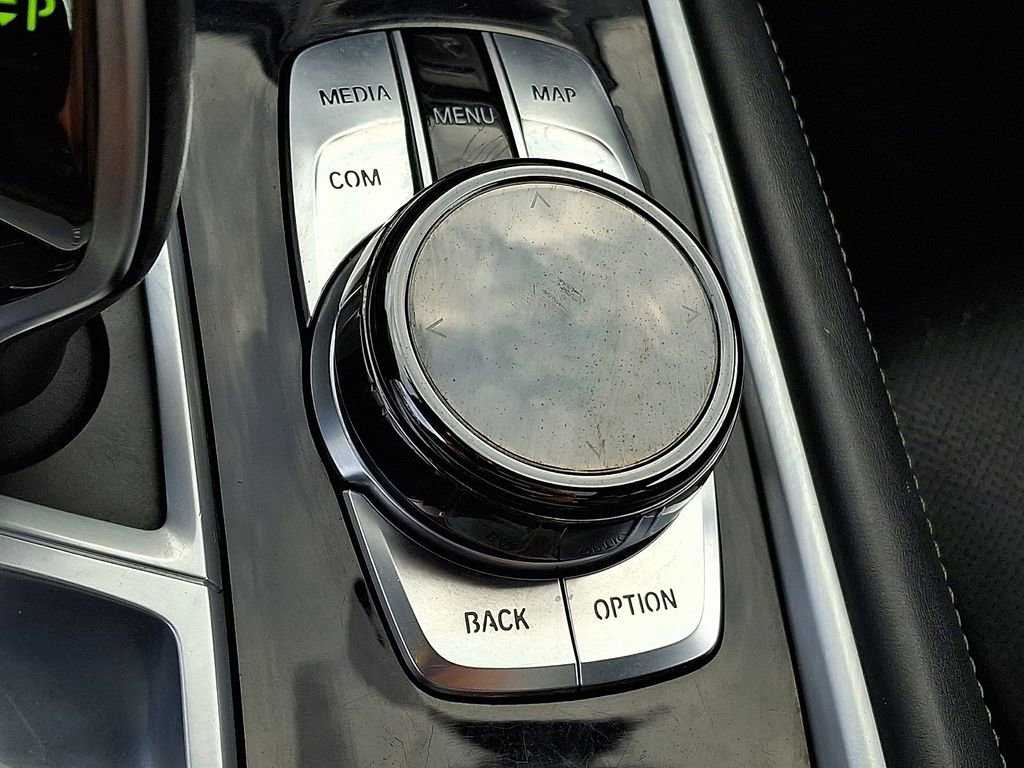 Used 2018 BMW M760i xDrive image 22