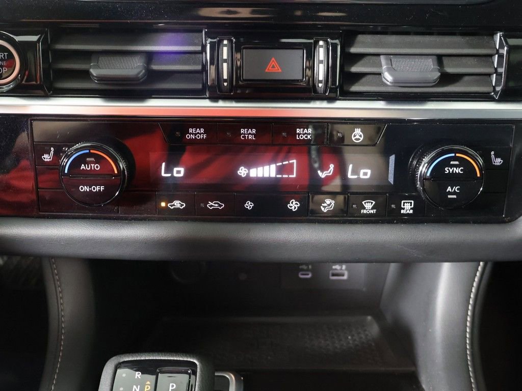 Used 2024 Nissan Pathfinder SL AWD/4WD image 48