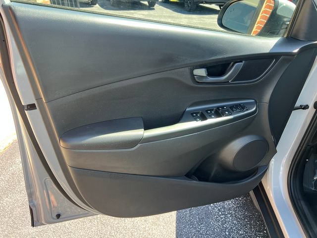 Used 2023 Hyundai Kona SEL w/ Cargo Package AWD/4WD image 8