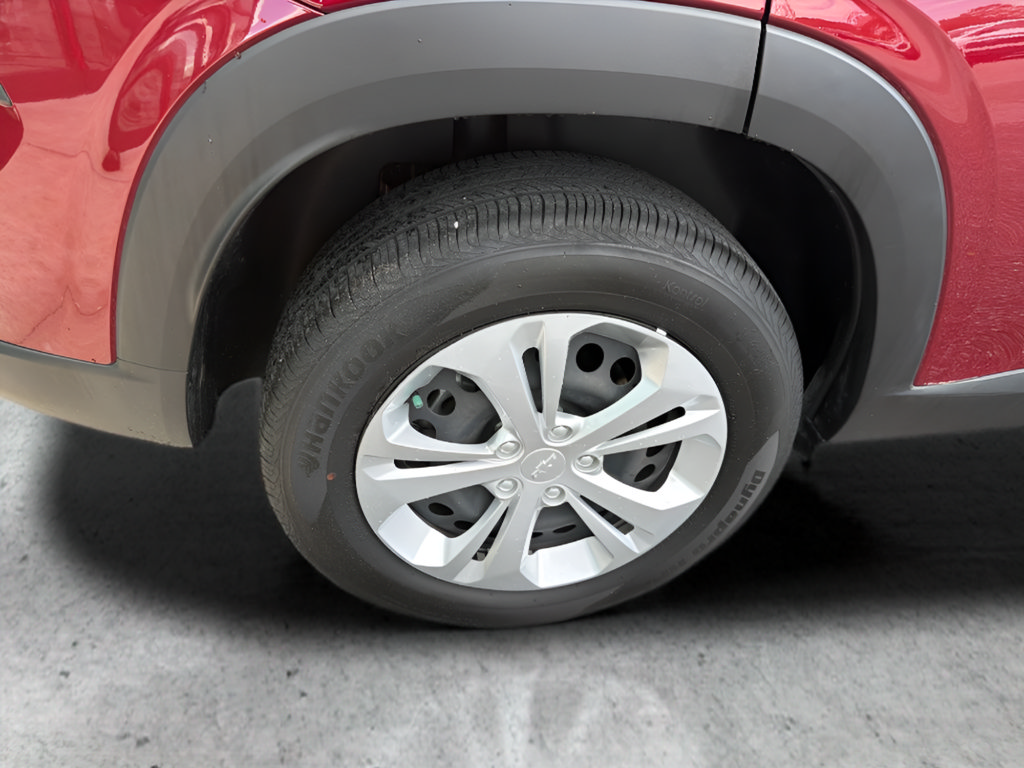 Used 2025 Chevrolet Trax LS FWD image 46