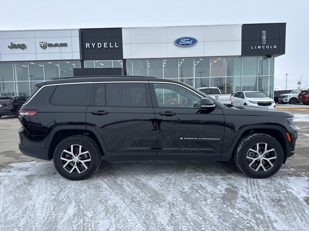 Certified 2024 Jeep Grand Cherokee L Limited w/ Luxury Tech Group II image 2