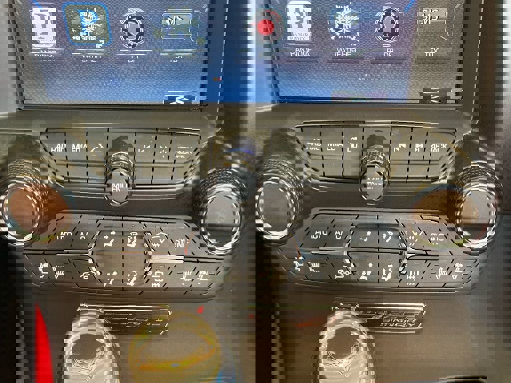 Used 2015 Chevrolet Corvette Stingray Convertible w/ 2LT Preferred Equipment Group RWD image 27