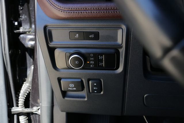 Used 2024 Ford Expedition Limited image 20