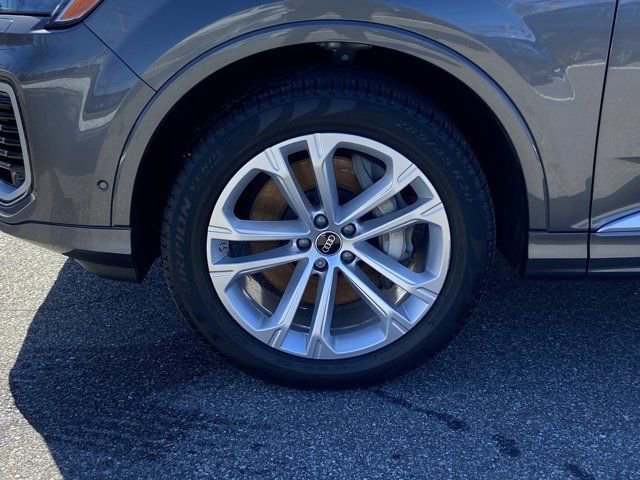 Used 2025 Audi Q7 3.0T Premium image 9