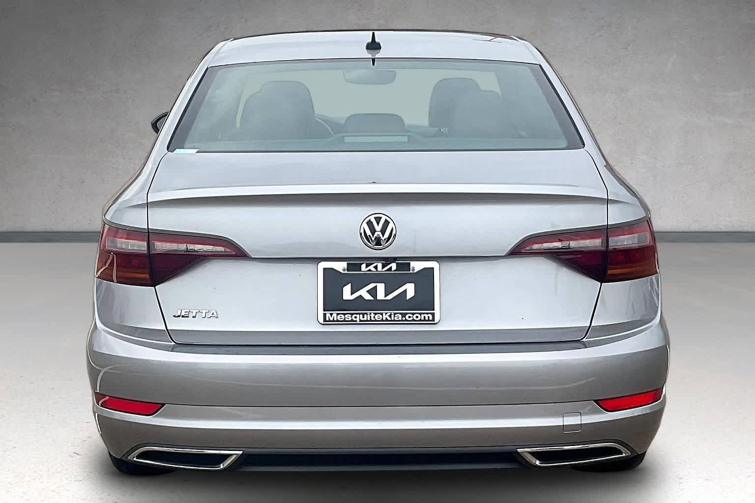 Used 2019 Volkswagen Jetta R-Line w/ R-Line Cold Weather Package FWD image 5