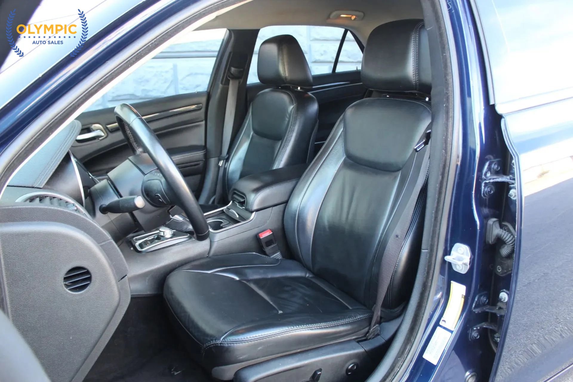 Used 2017 Chrysler 300 Limited image 32