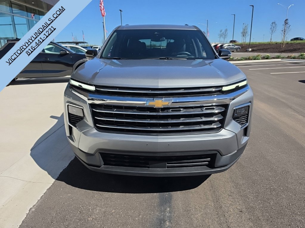 Used 2025 Chevrolet Traverse LT AWD/4WD image 9