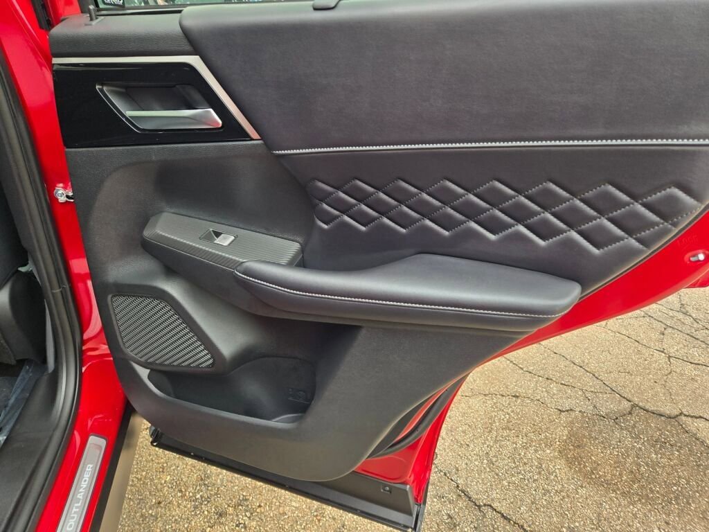 New 2025 Mitsubishi Outlander SEL Black Edition image 10