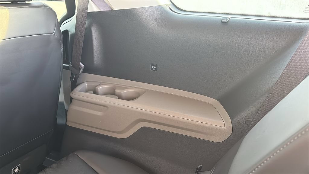 Used 2026 Kia Carnival EX FWD image 35