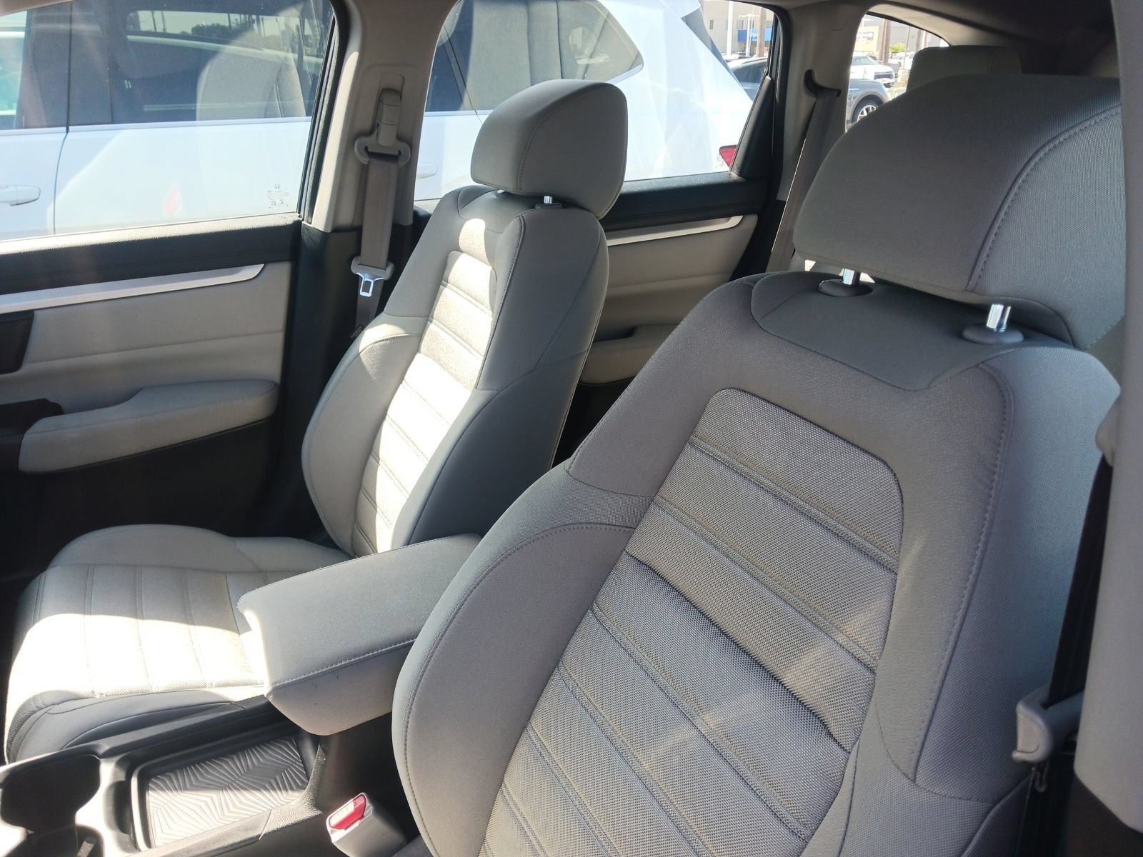 Used 2017 Honda CR-V LX image 5