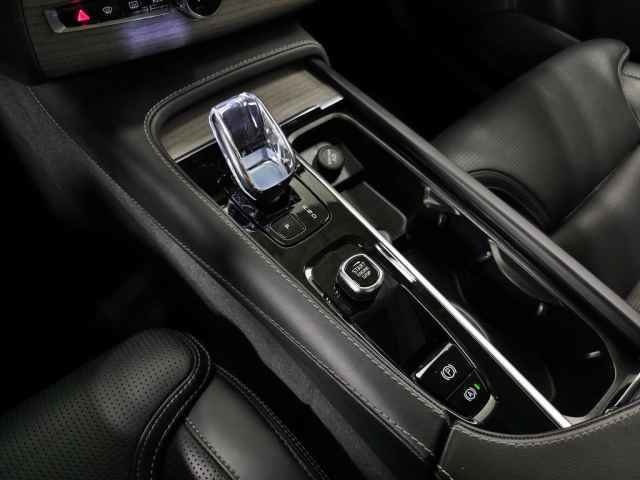 Used 2023 Volvo XC90 T8 Ultimate w/ Lounge Package image 36