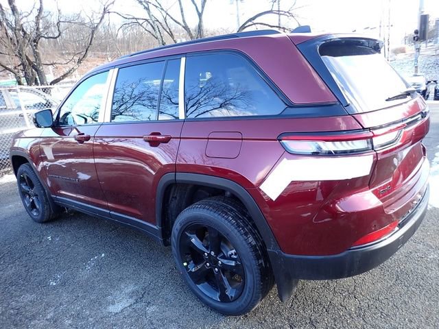 New 2025 Jeep Grand Cherokee Limited w/ Black Appearance Package image 3