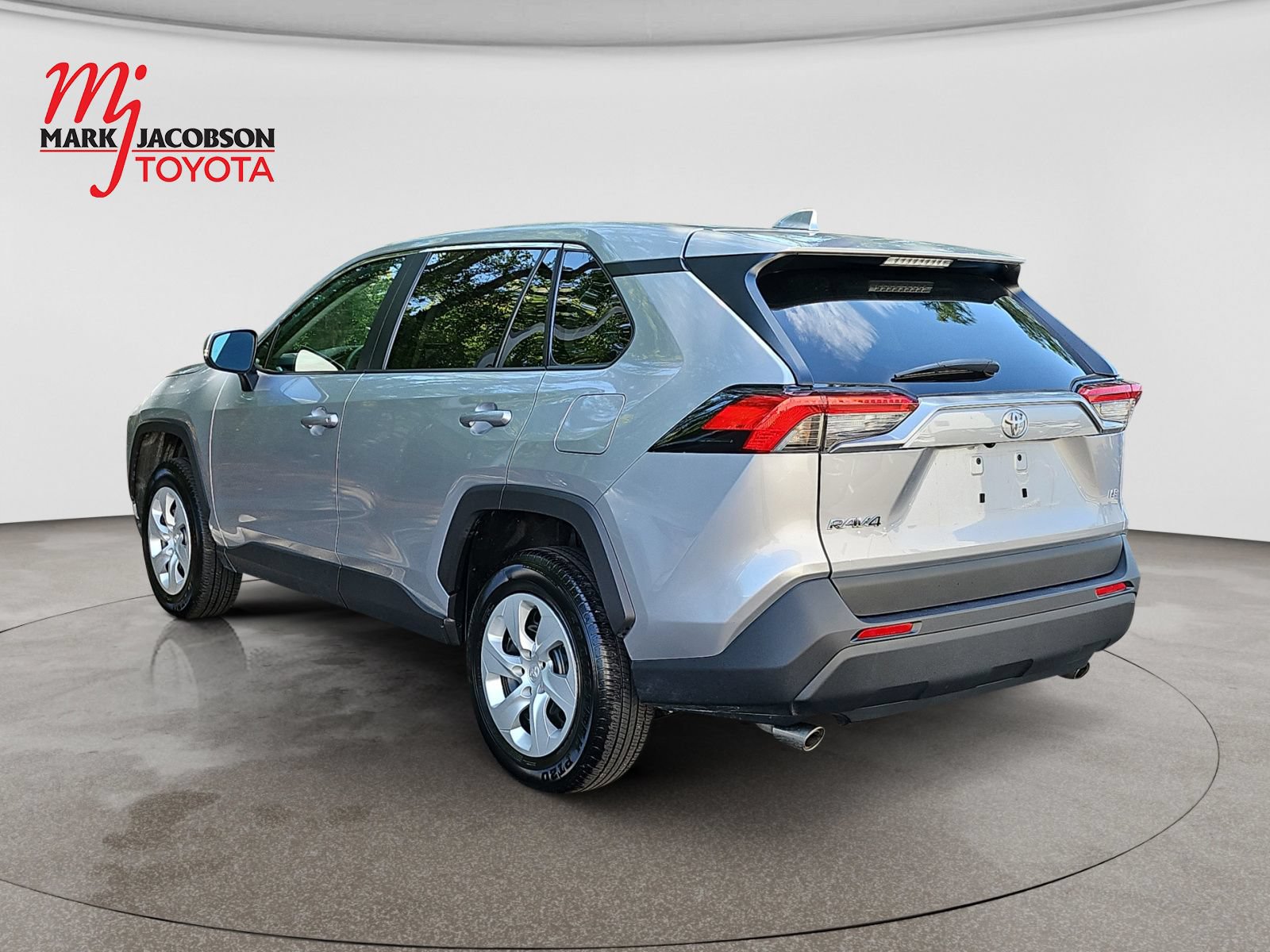 Used 2025 Toyota RAV4 LE FWD image 14