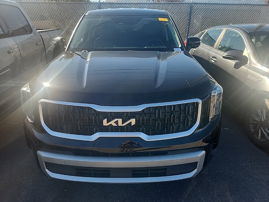 Certified 2024 Kia Telluride LX FWD image 2