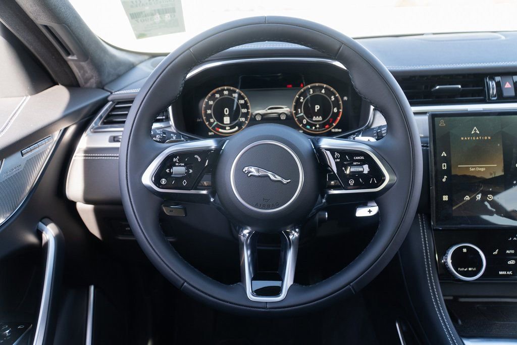 Used 2025 Jaguar F-PACE R-Dynamic S AWD/4WD image 12