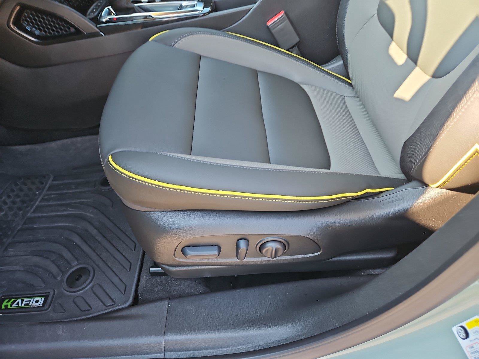 Used 2025 Chevrolet TrailBlazer ACTIV w/ Convenience Package FWD image 17