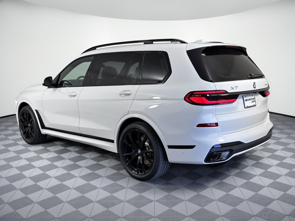 New 2027 BMW X7 xDrive40i w/ M Sport Package AWD/4WD image 3