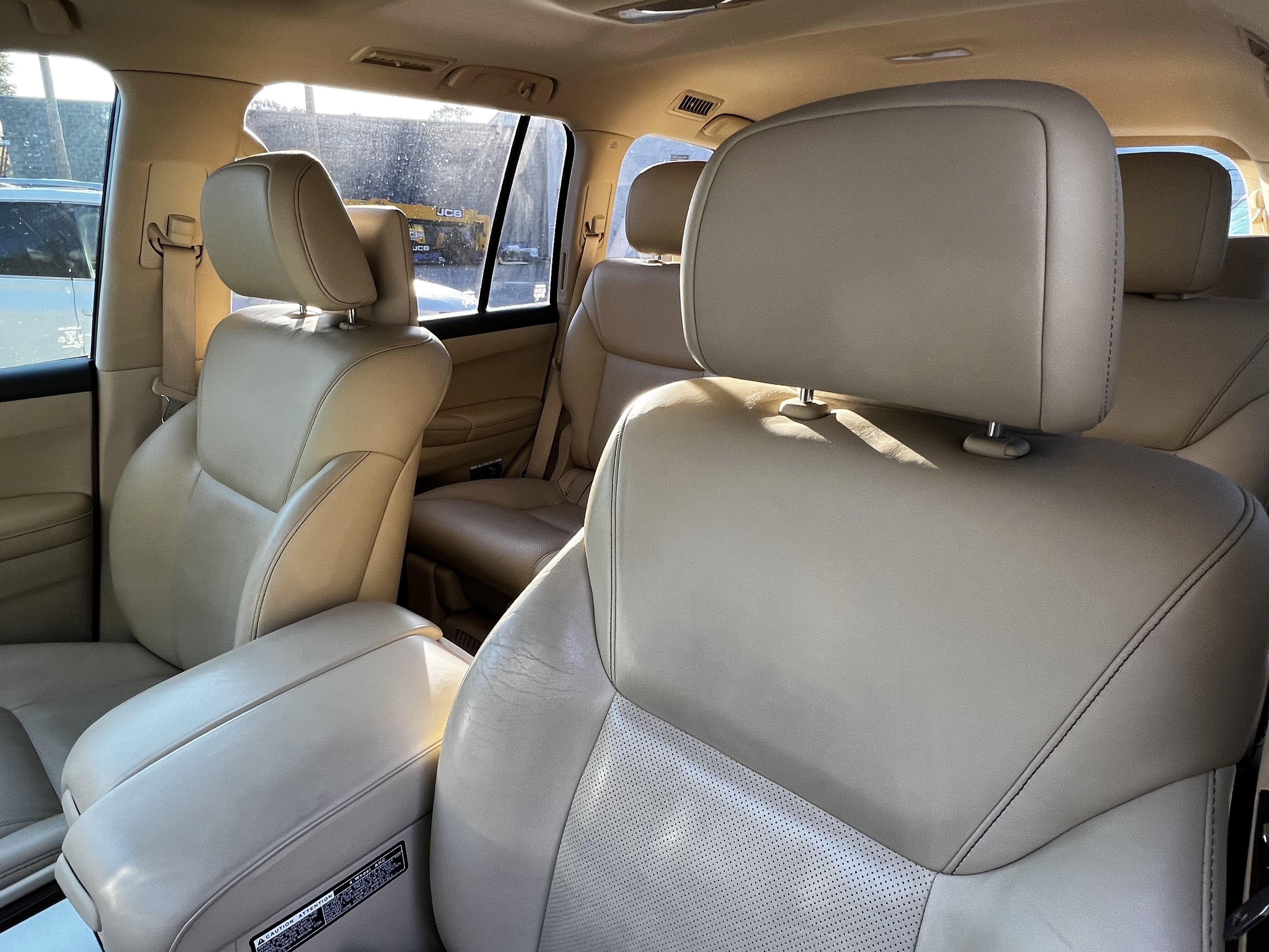 Used 2014 Lexus LX 570 4WD image 18