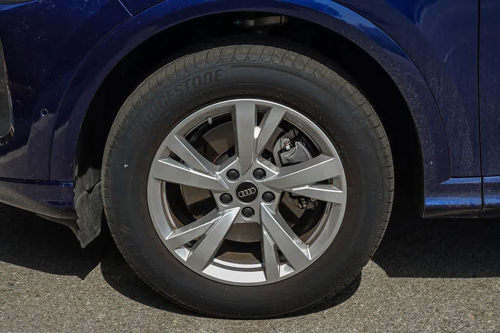 Used 2025 Audi Q5 Premium w/ Convenience Package AWD/4WD image 10