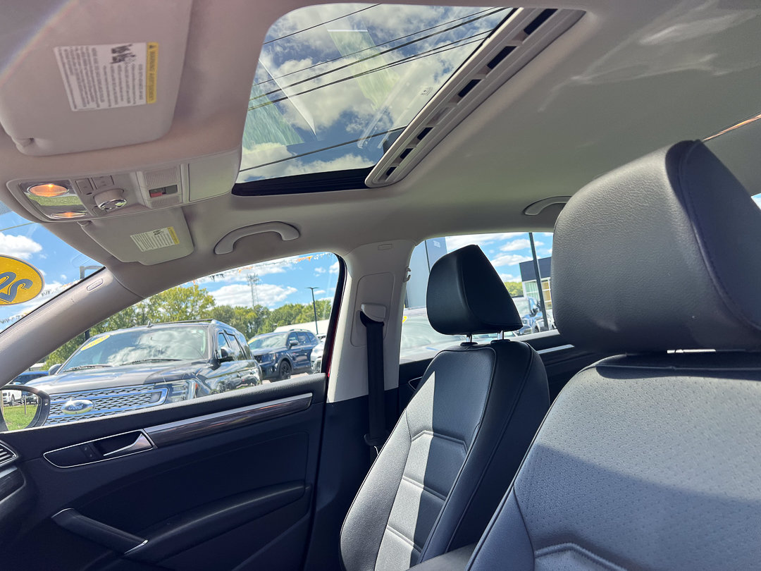 Used 2018 Volkswagen Passat 2.0T SE w/ SE Lighting Package FWD image 25