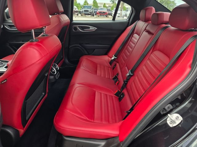 Used 2025 Alfa Romeo Giulia AWD w/ Veloce Package AWD image 7