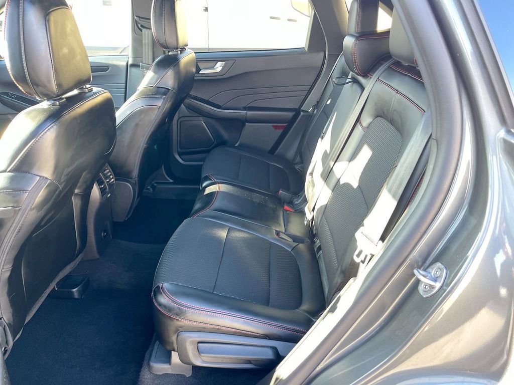 Used 2025 Ford Escape ST-Line w/ Equipment Group 301A image 18