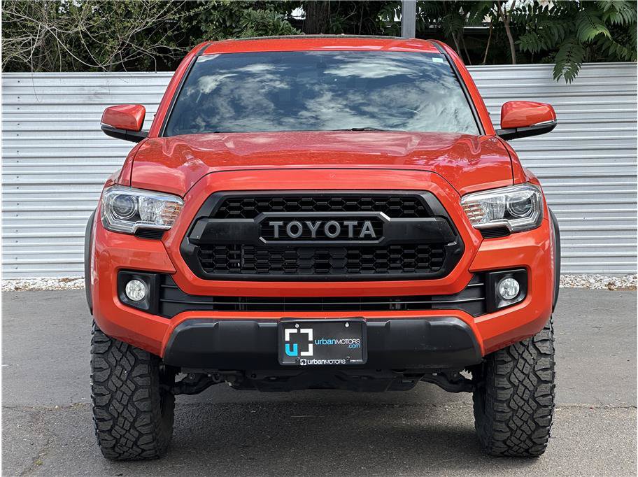 Used 2016 Toyota Tacoma TRD Off-Road AWD/4WD image 7