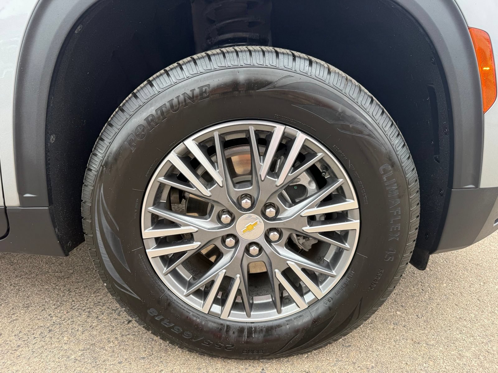 Certified 2025 Chevrolet Traverse LT FWD image 41