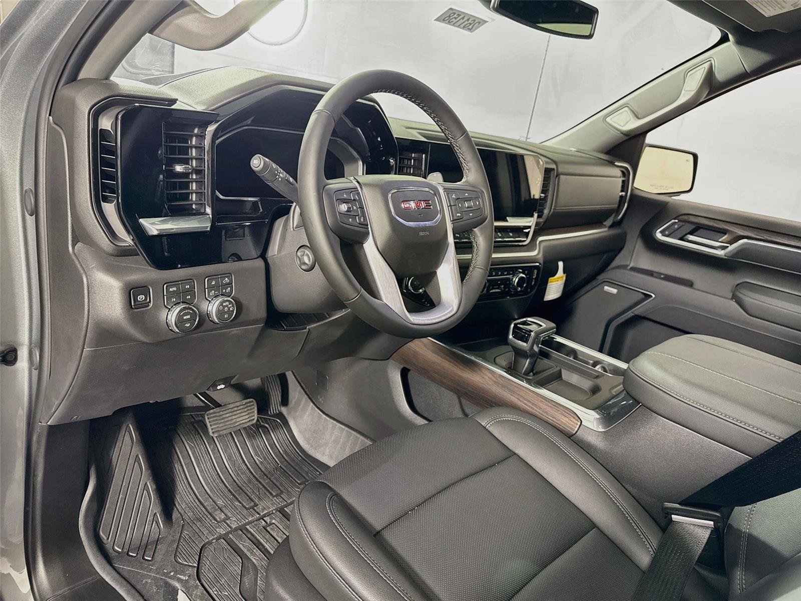 New 2026 GMC Sierra 1500 SLT w/ SLT Premium Plus Package AWD/4WD image 3