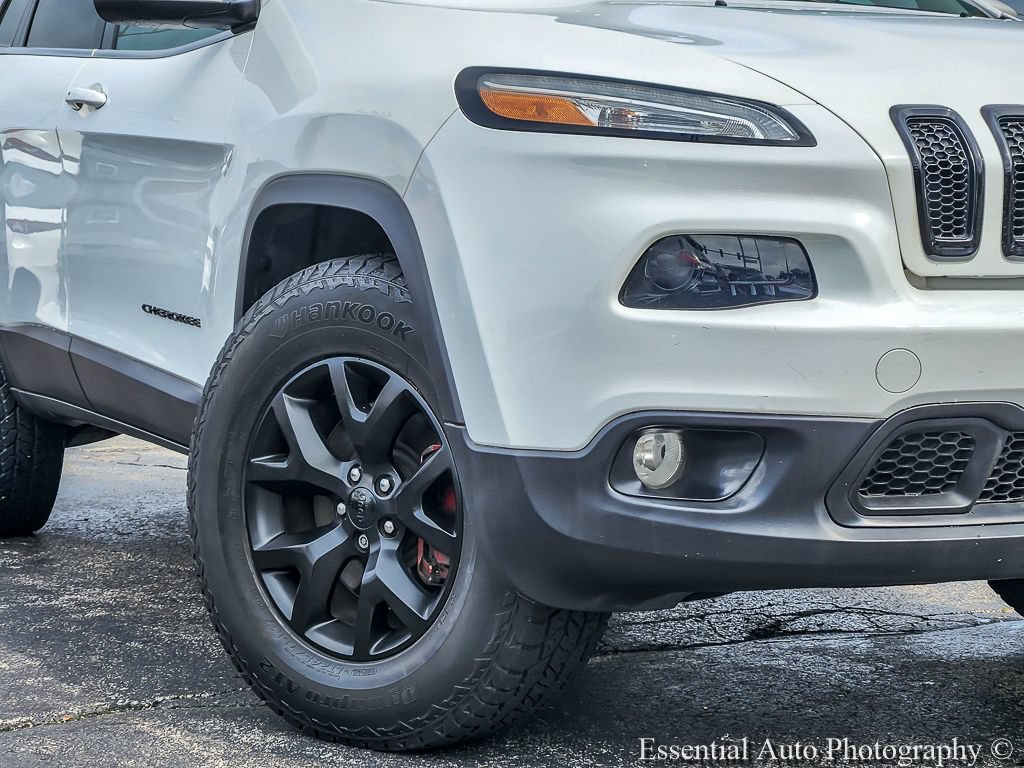 Used 2014 Jeep Cherokee Latitude w/ Comfort/Convenience Group AWD/4WD image 3