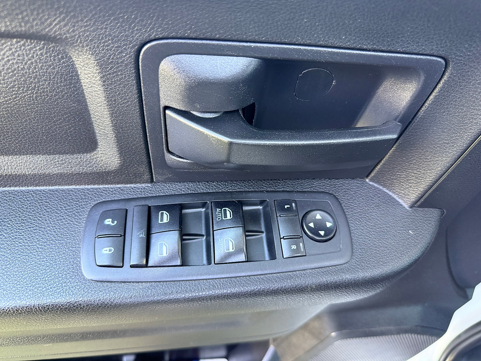 Used 2018 RAM 2500 Tradesman w/ Chrome Appearance Group AWD/4WD image 21