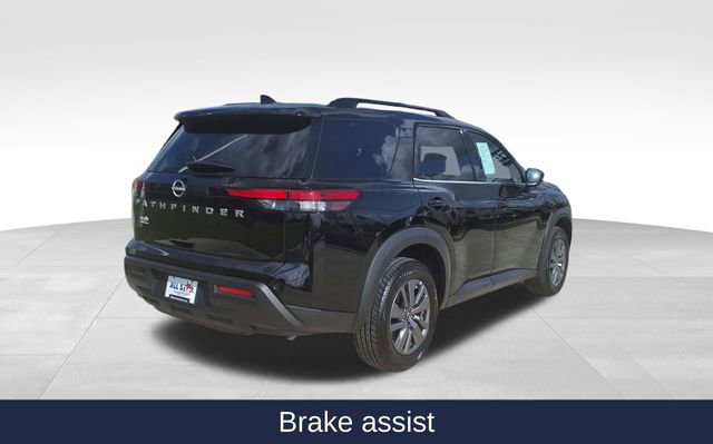 Used 2025 Nissan Pathfinder SV image 9