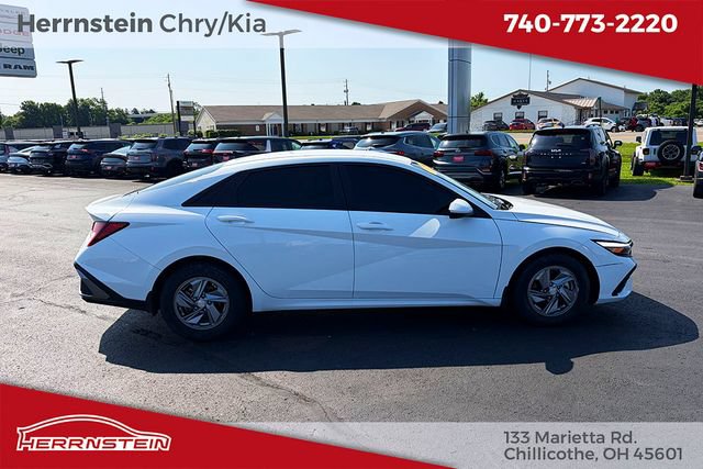 Used 2024 Hyundai Elantra SE FWD image 25