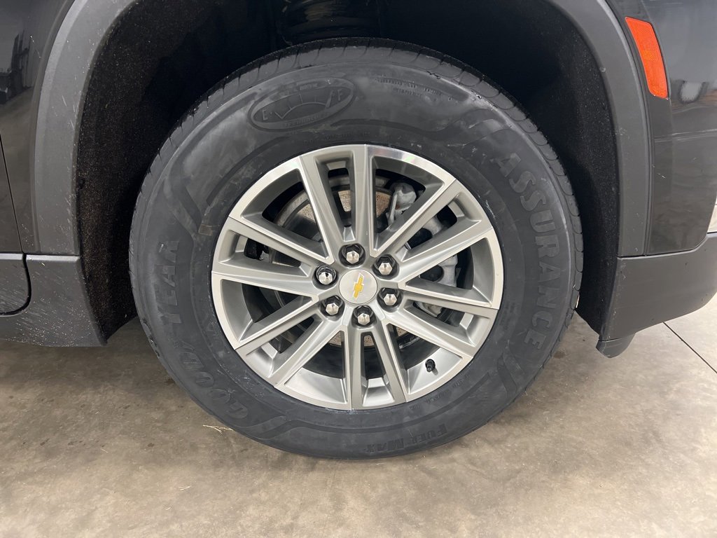 Used 2023 Chevrolet Traverse LT image 21