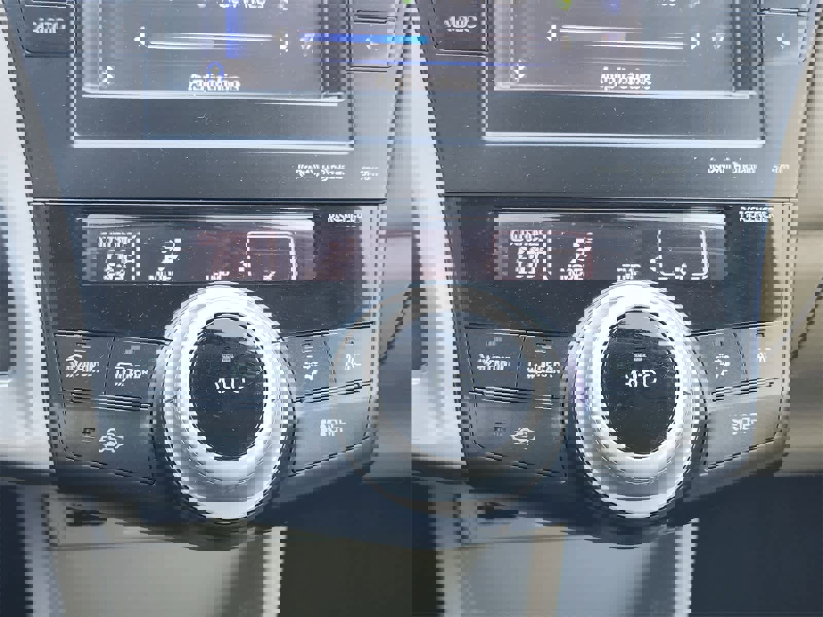 Used 2014 Toyota Prius V Five image 19