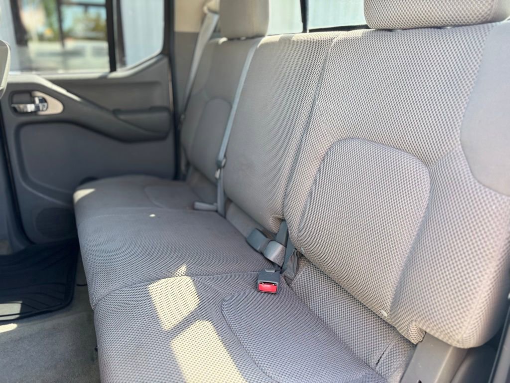 Used 2014 Nissan Frontier SV w/ SV Value Truck Package RWD image 16