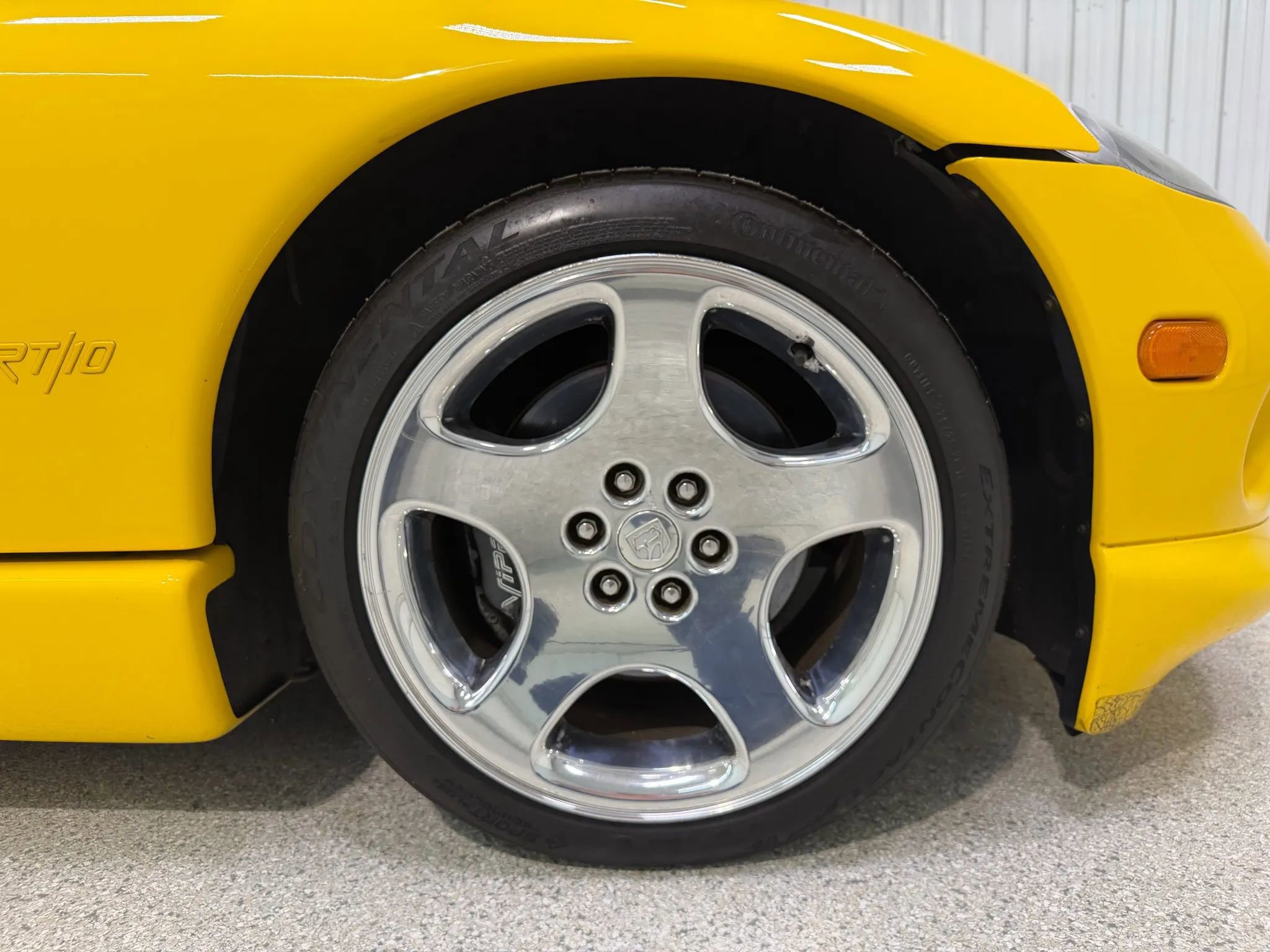 Used 2001 Dodge Viper RT/10 image 18