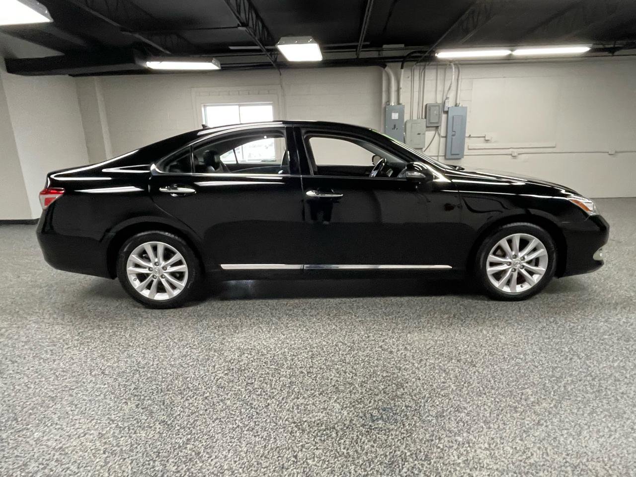 Used 2011 Lexus ES 350 image 4