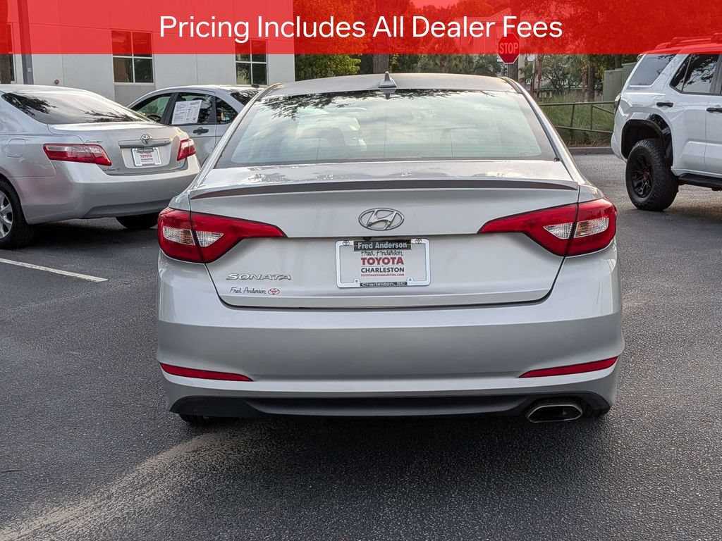 Used 2015 Hyundai Sonata SE w/ Option Group 02 FWD image 5