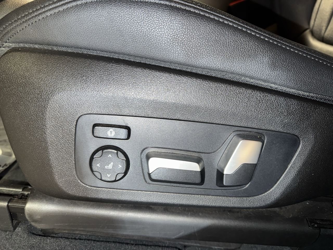 Used 2018 BMW X3 M40i image 18