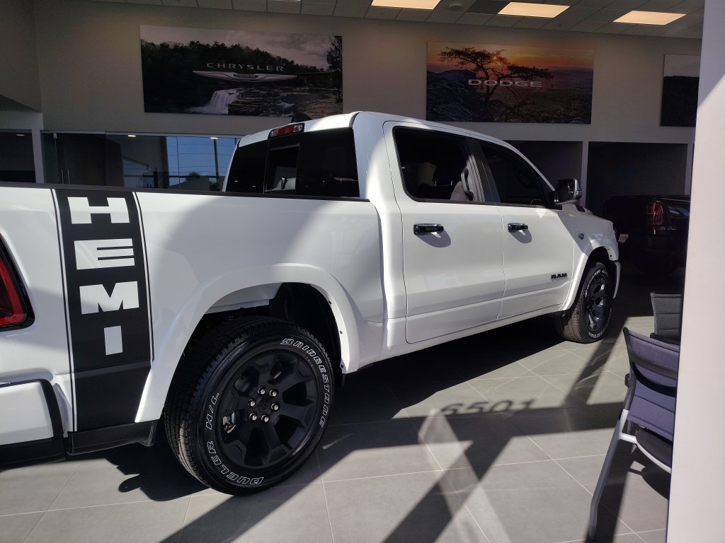 New 2026 RAM 1500 Big Horn AWD/4WD image 17