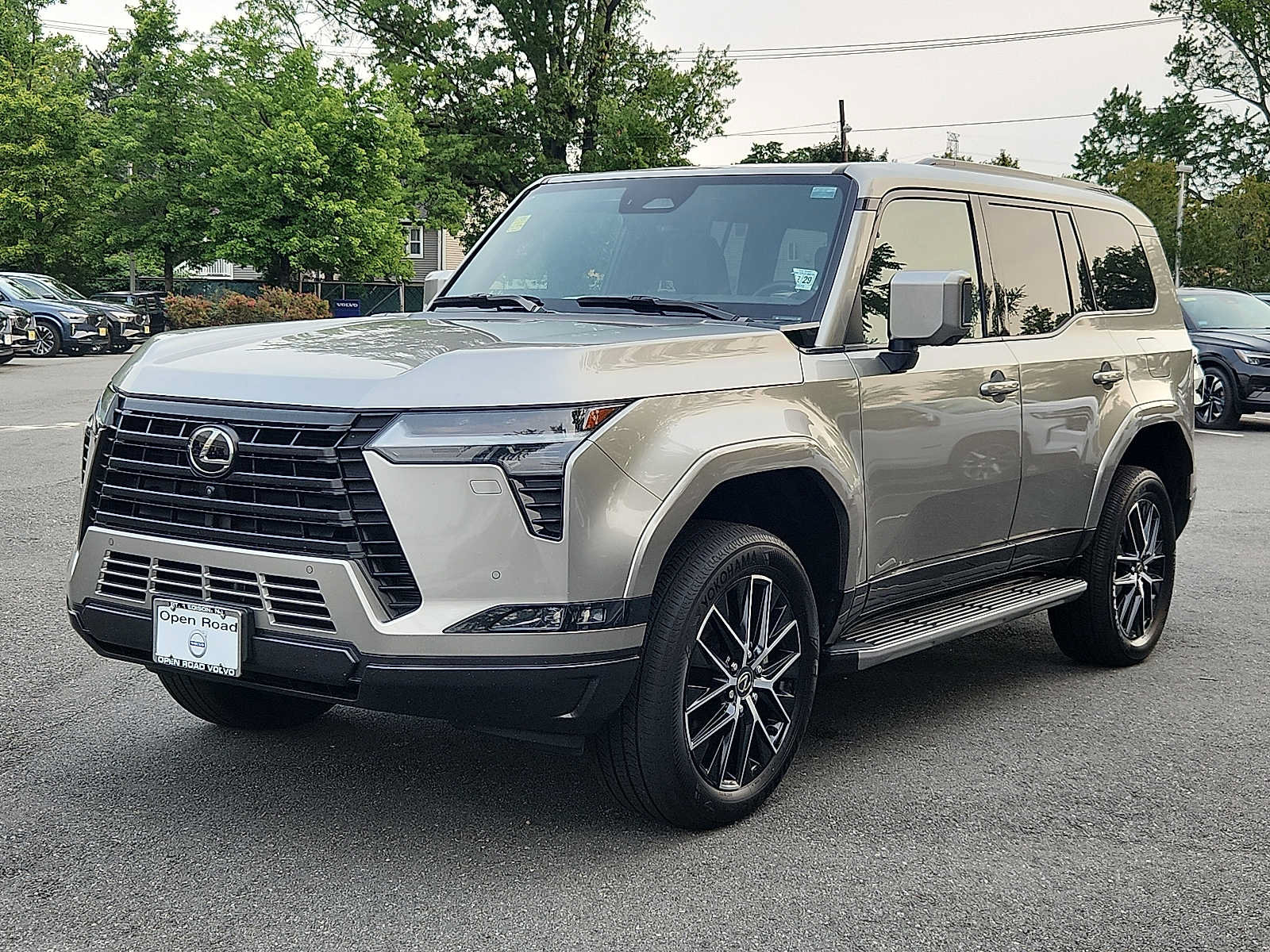 Used 2024 Lexus GX 550 w/ Accessory Package (Z1) AWD/4WD image 3
