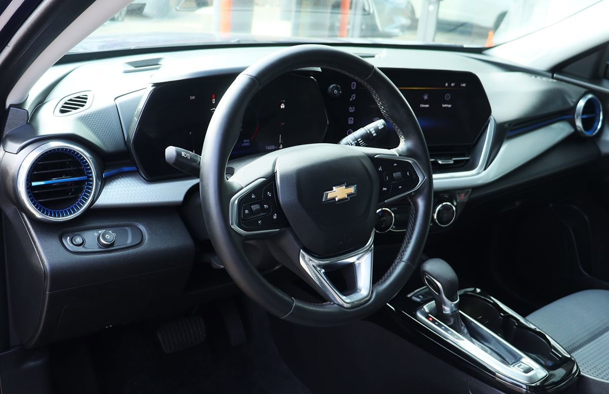 Used 2024 Chevrolet Trax LT w/ Driver Confidence Package FWD image 38